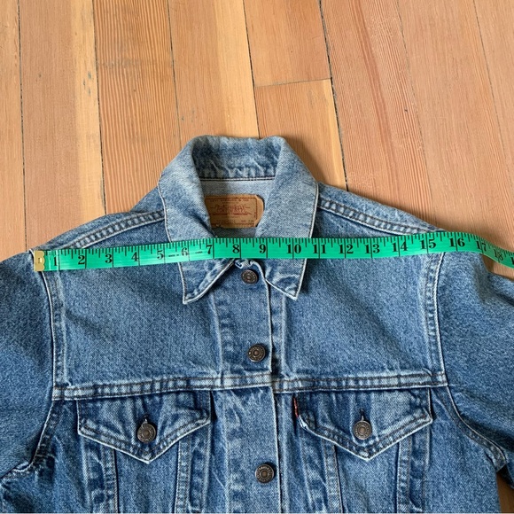 Vintage Levi’s Denim Jacket 70506-0216 Medium Blue Wash - Picture 4 of 9